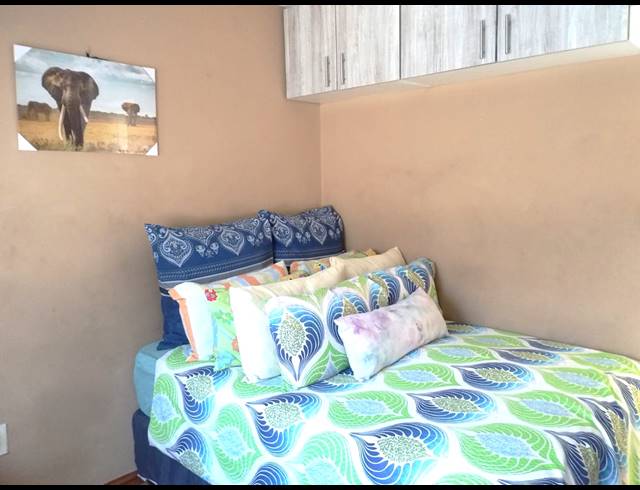 2 BEDROOM FLAT FOR SALE IN BLUFF